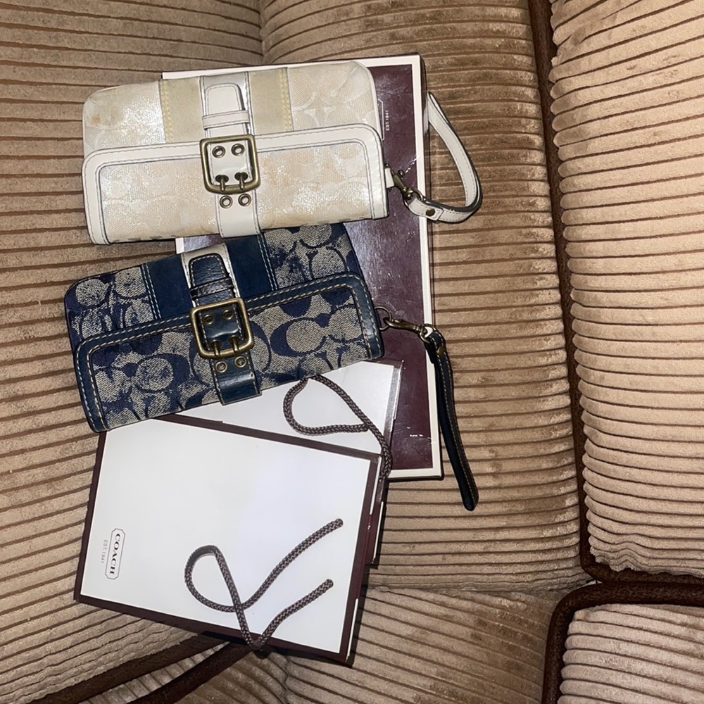 2 coach wristlets 1 blue 1 white used in good condition
